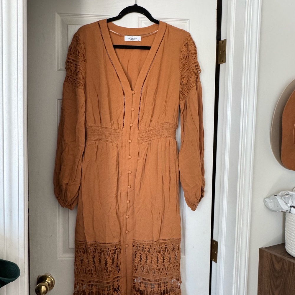 Carly Jean brown/burnt orange Crochet-Trim Maxi Dress